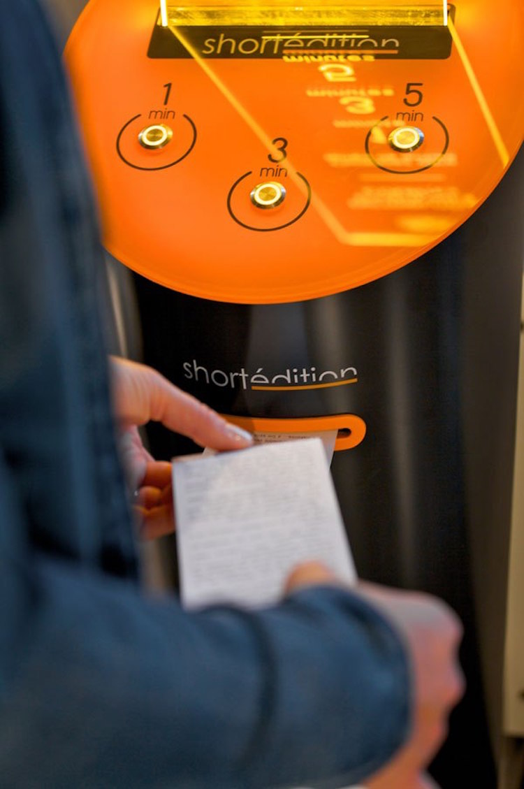 “Έξυπνα” μηχανήματα τυπώνουν ιστορίες για τους επιβάτες που περιμένουν… - Εικόνα 6