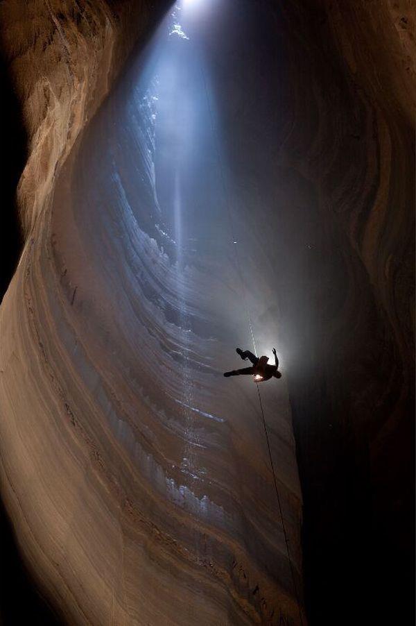 perierga.gr - Η βαθύτερη σπηλιά στον κόσμο!
